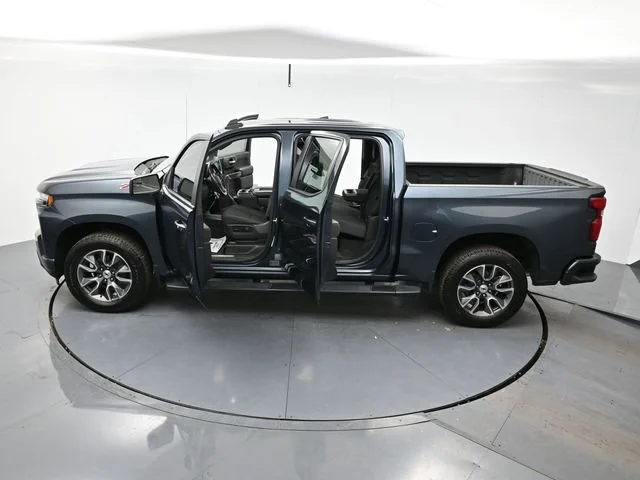 Used 2020 SHADOW GRAY METALLIC Chevrolet RST image 38