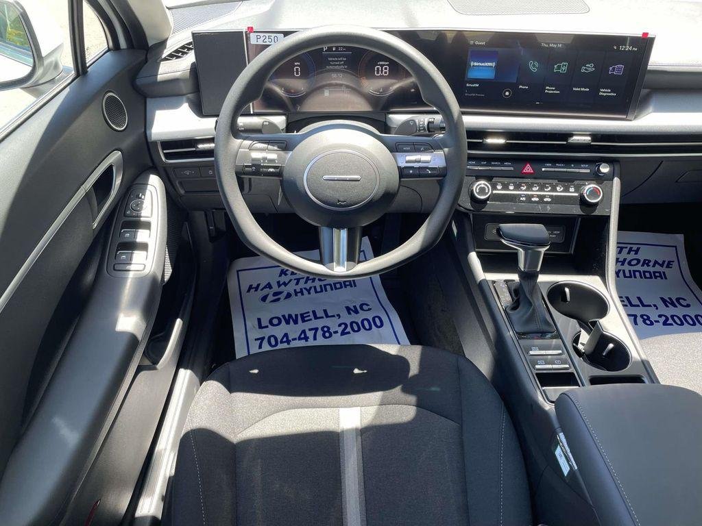 New 2026 White Hyundai SE image 11