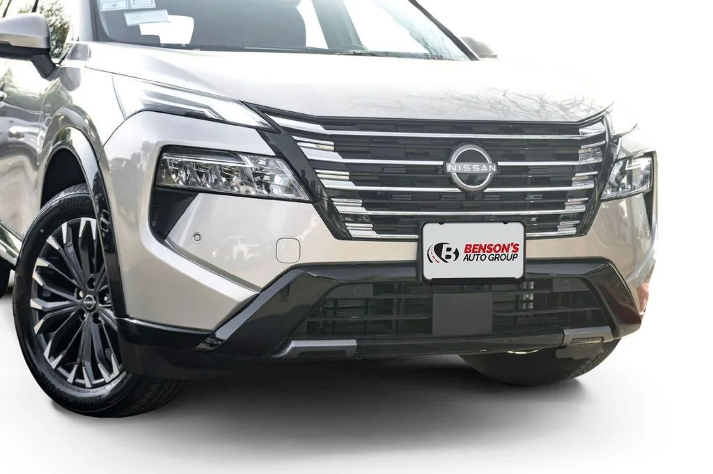 New 2026 Gold Nissan Platinum image 3