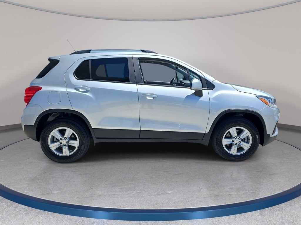 Used 2021 Silver Chevrolet LT image 5
