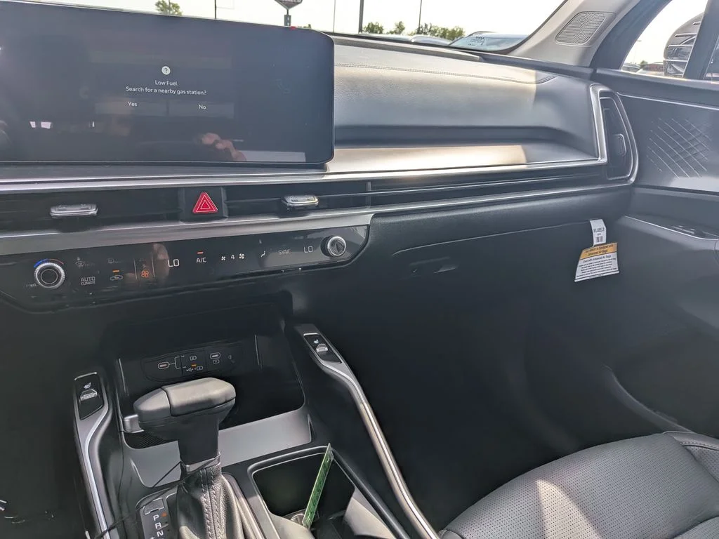 2025 Kia Sorento EX - Photo 10