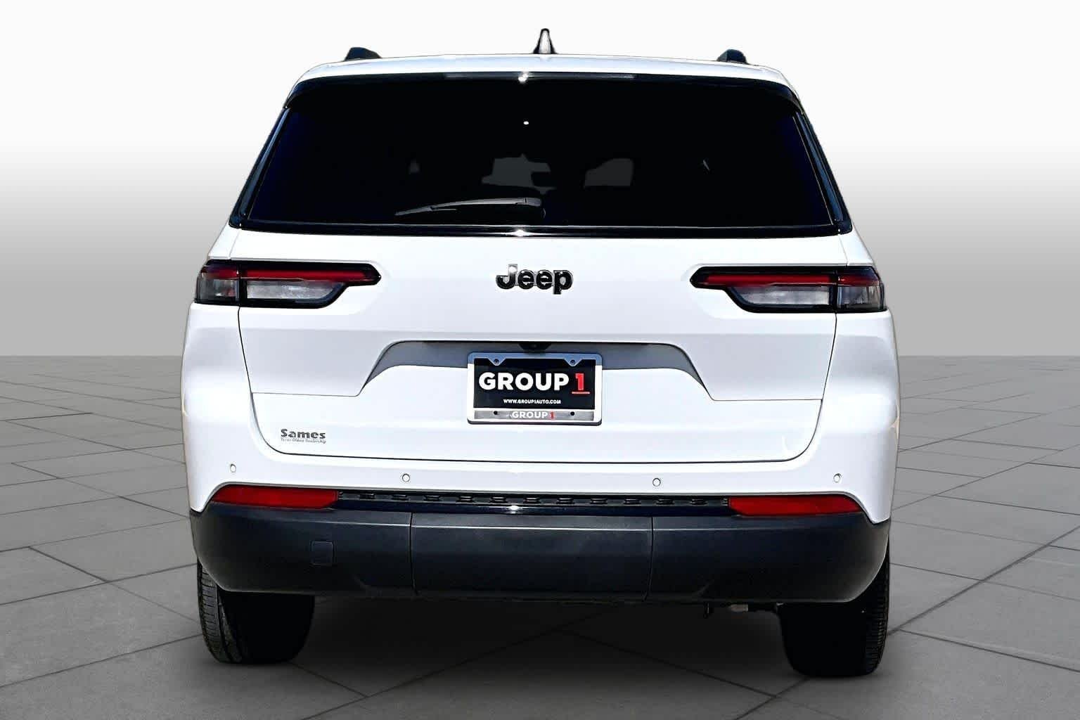 Used 2025 Bright White Clearcoat Jeep Altitude X image 5