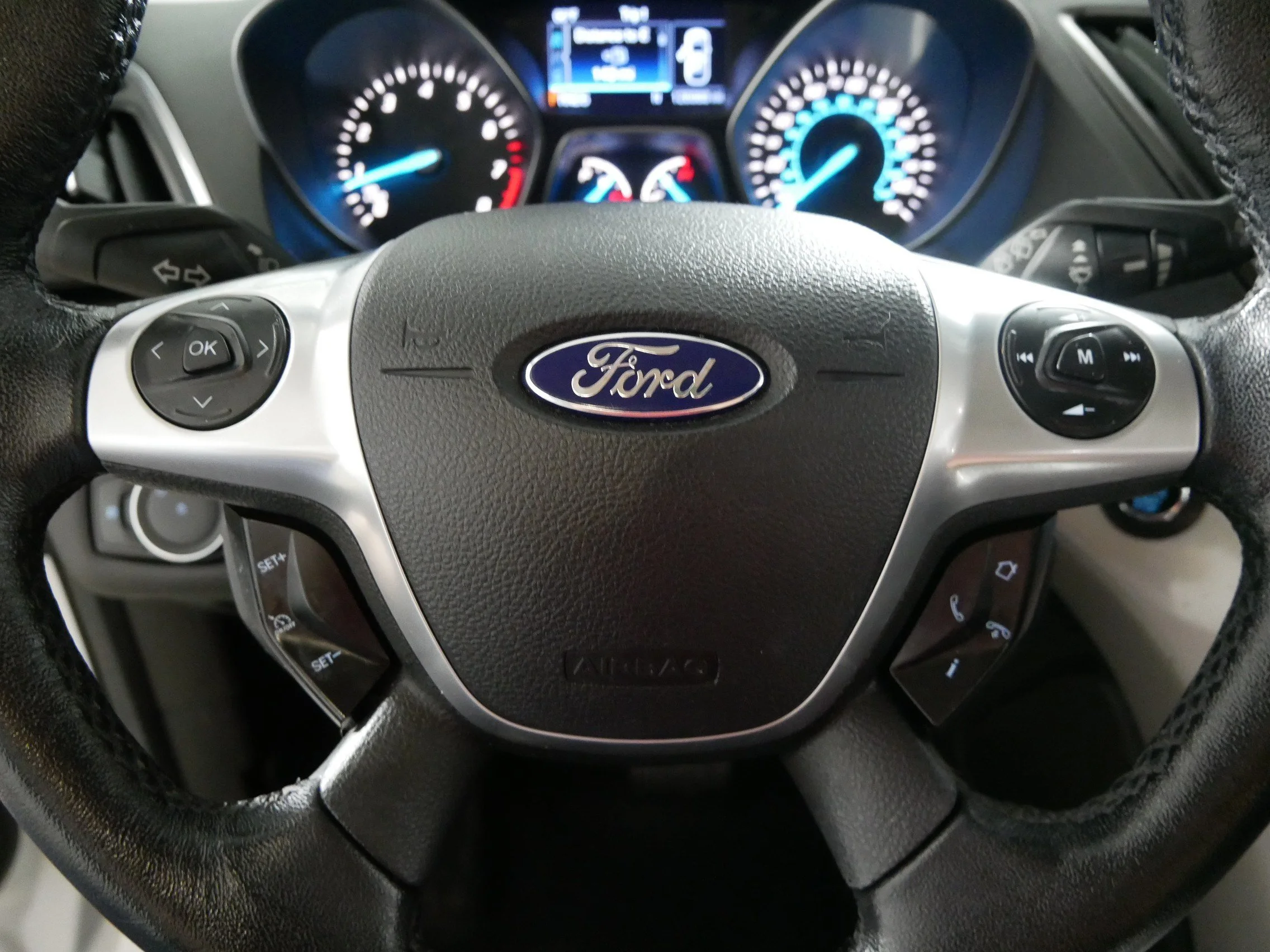 Used 2013 White Platinum Tricoat Ford SEL image 25