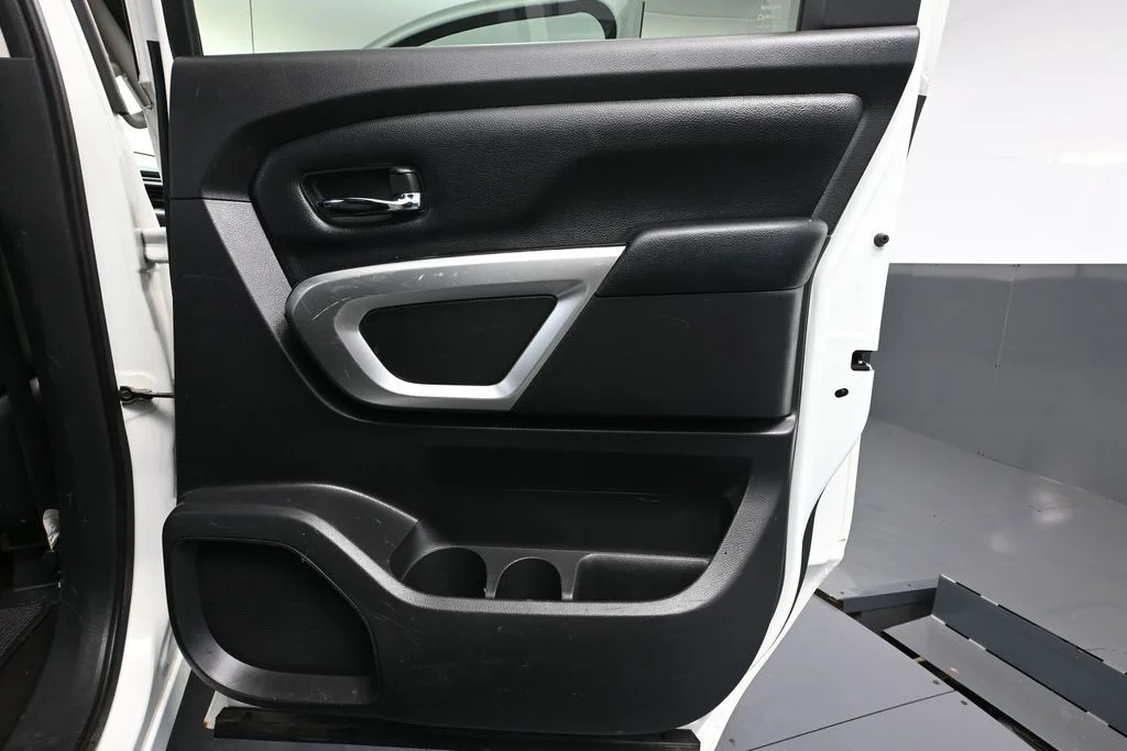 Used 2018 White Nissan SV image 36