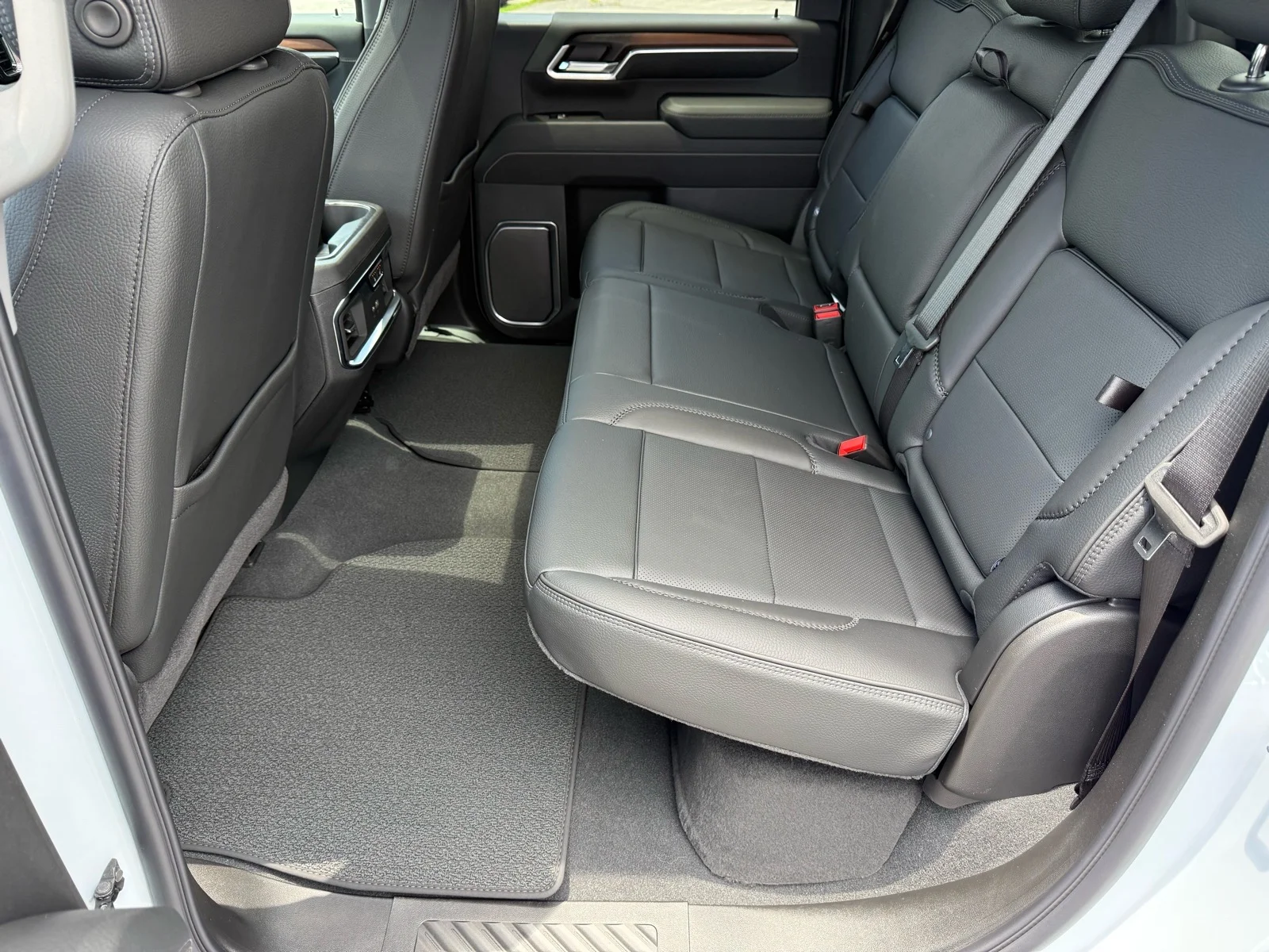 2026 GMC Sierra 2500HD Denali - Photo 10