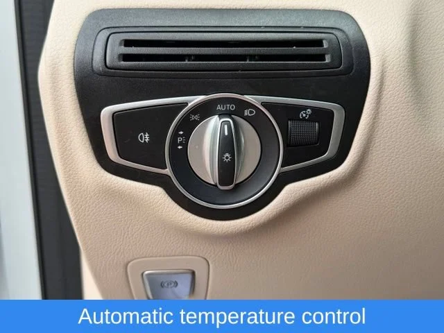 Used 2020 Silver Mercedes-Benz 4MATIC® image 16