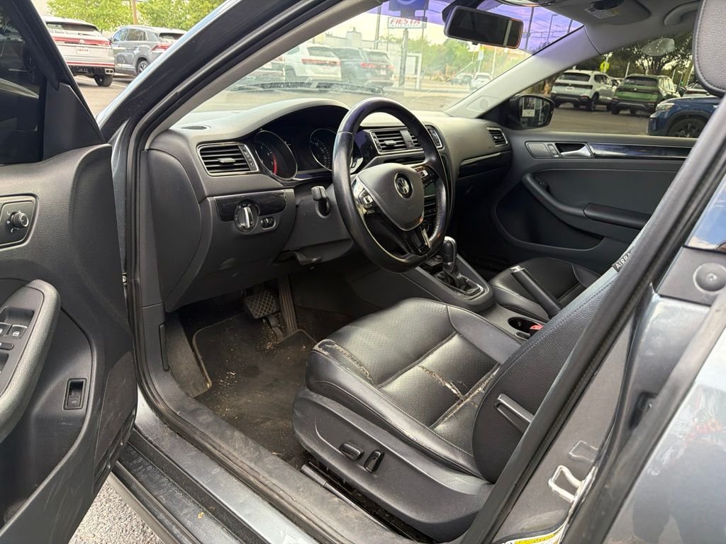 Used 2017  Volkswagen 1.8T SEL image 22