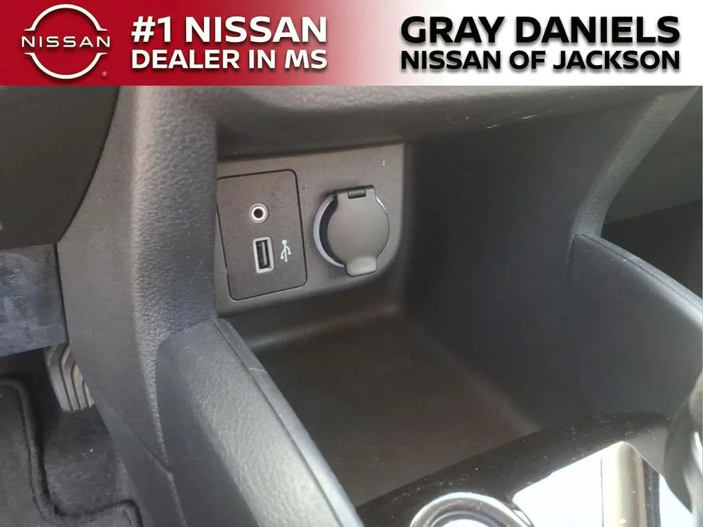 Used 2022 Gray Nissan S image 18