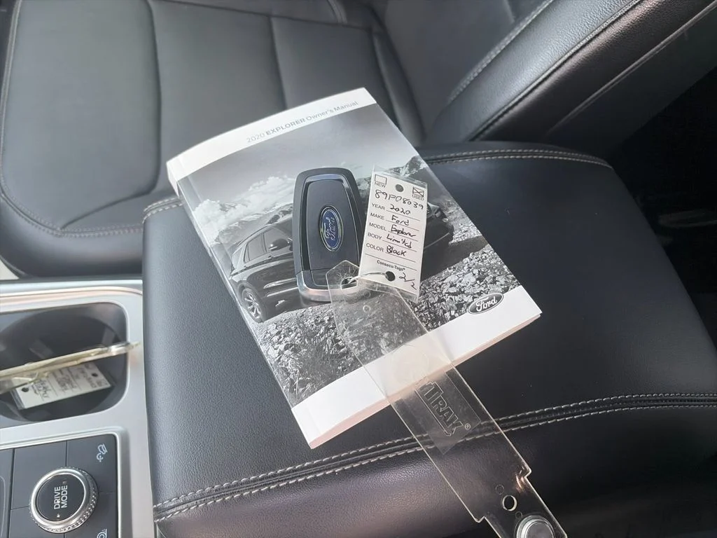 Used 2020 Black Ford Limited image 9