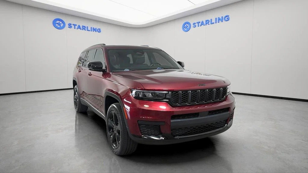 Used 2022 Red Jeep Altitude 4x2 image 14