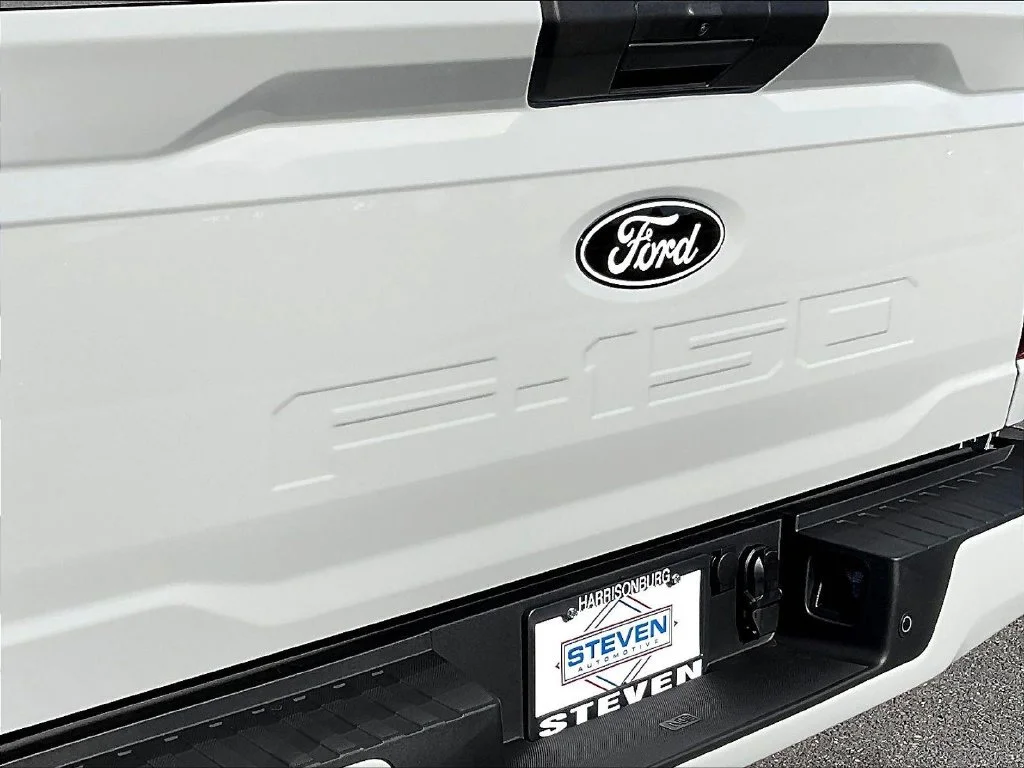 New 2026 Avalanche Ford XLT image 9