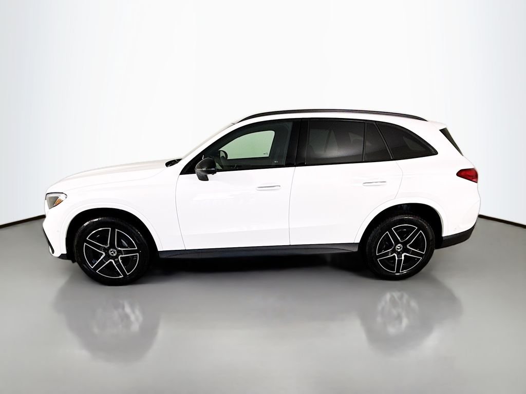New 2026 Polar White Mercedes-Benz GLC 300 image 2