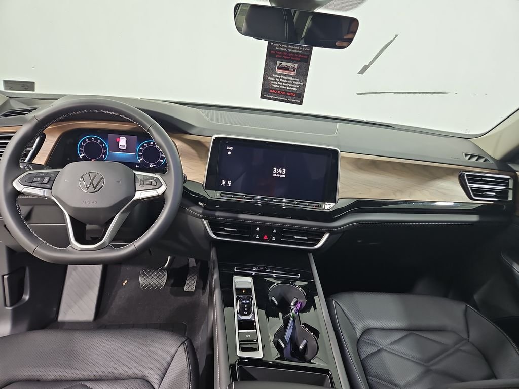 New 2026 White/off-white Volkswagen SE w/Technology image 12