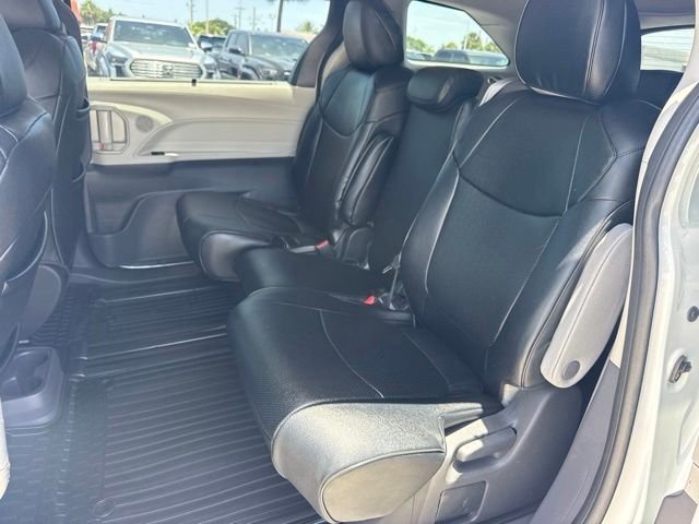 2022 Toyota Sienna LE - Photo 12