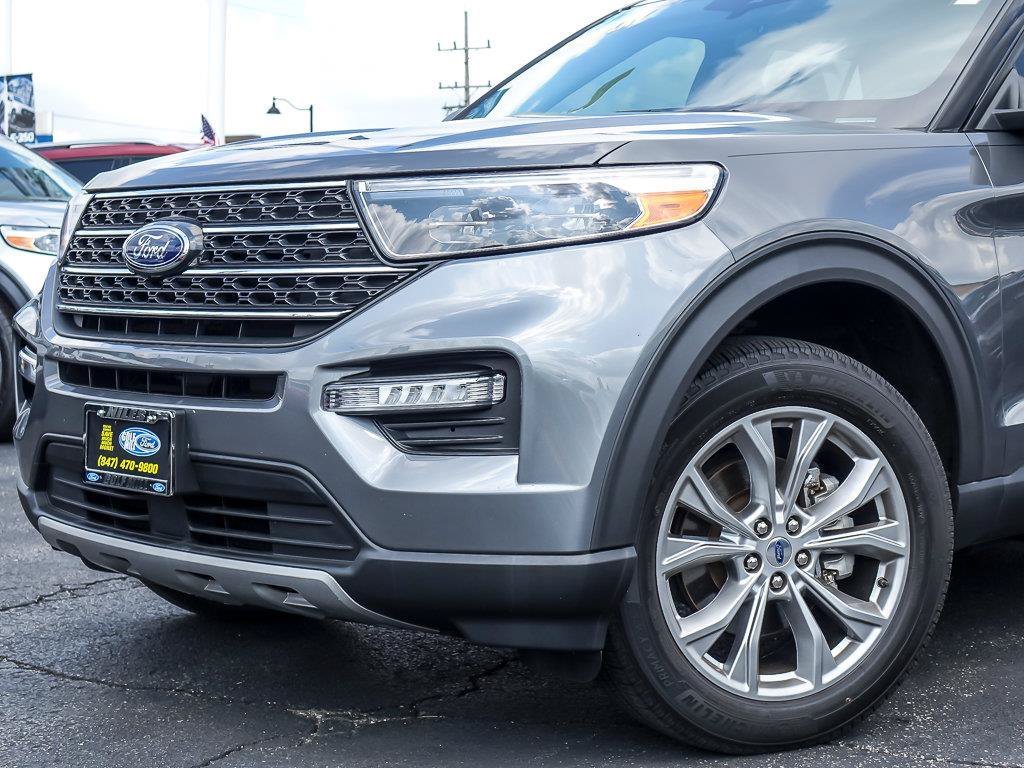 Used 2023 Gray Metallic Ford XLT image 3