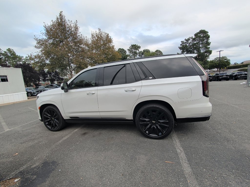 Used 2021 CRYSTAL WHITE TRICOAT Cadillac Sport Platinum image 6