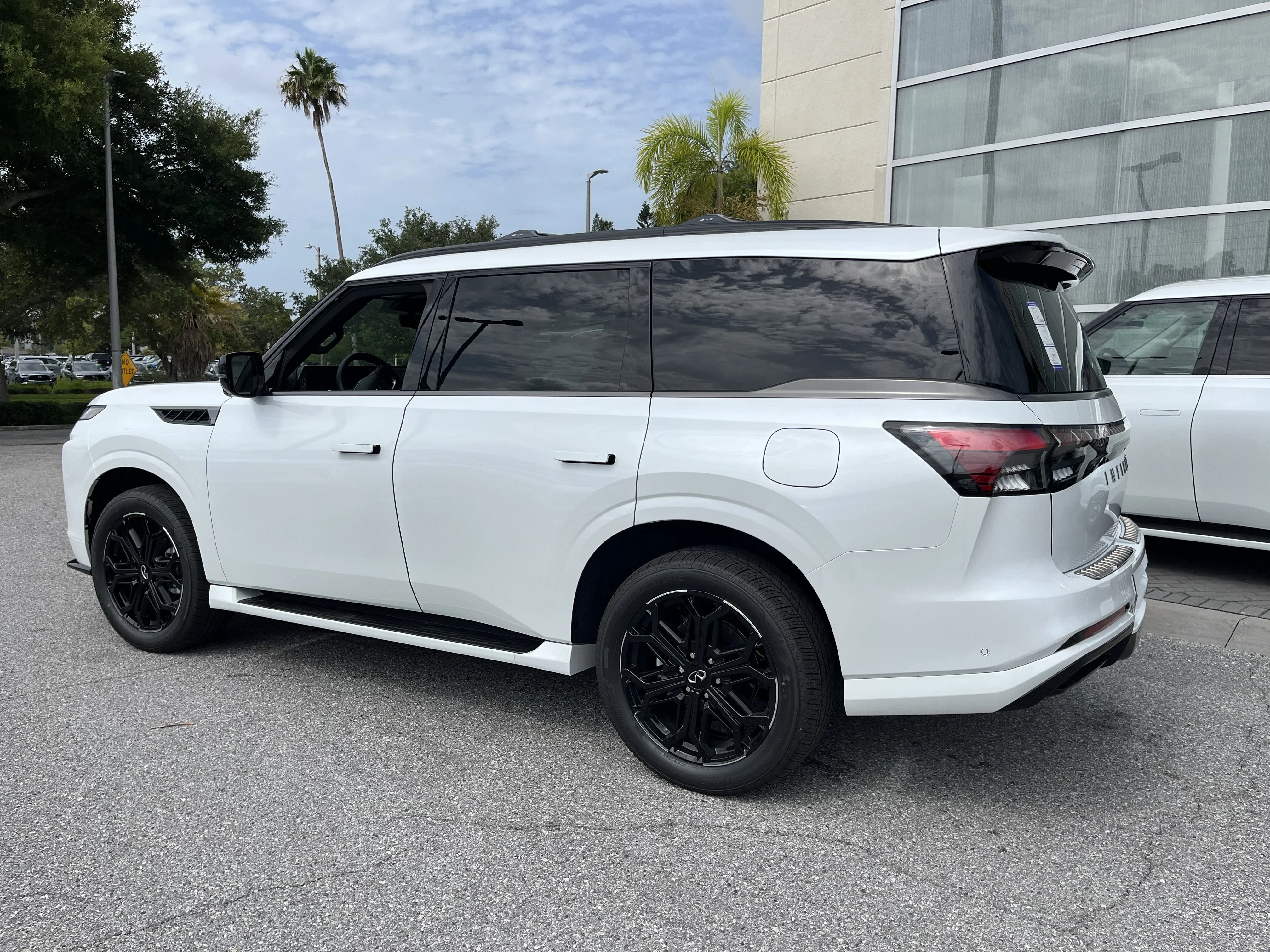 New 2027 Radiant White INFINITI SPORT image 3