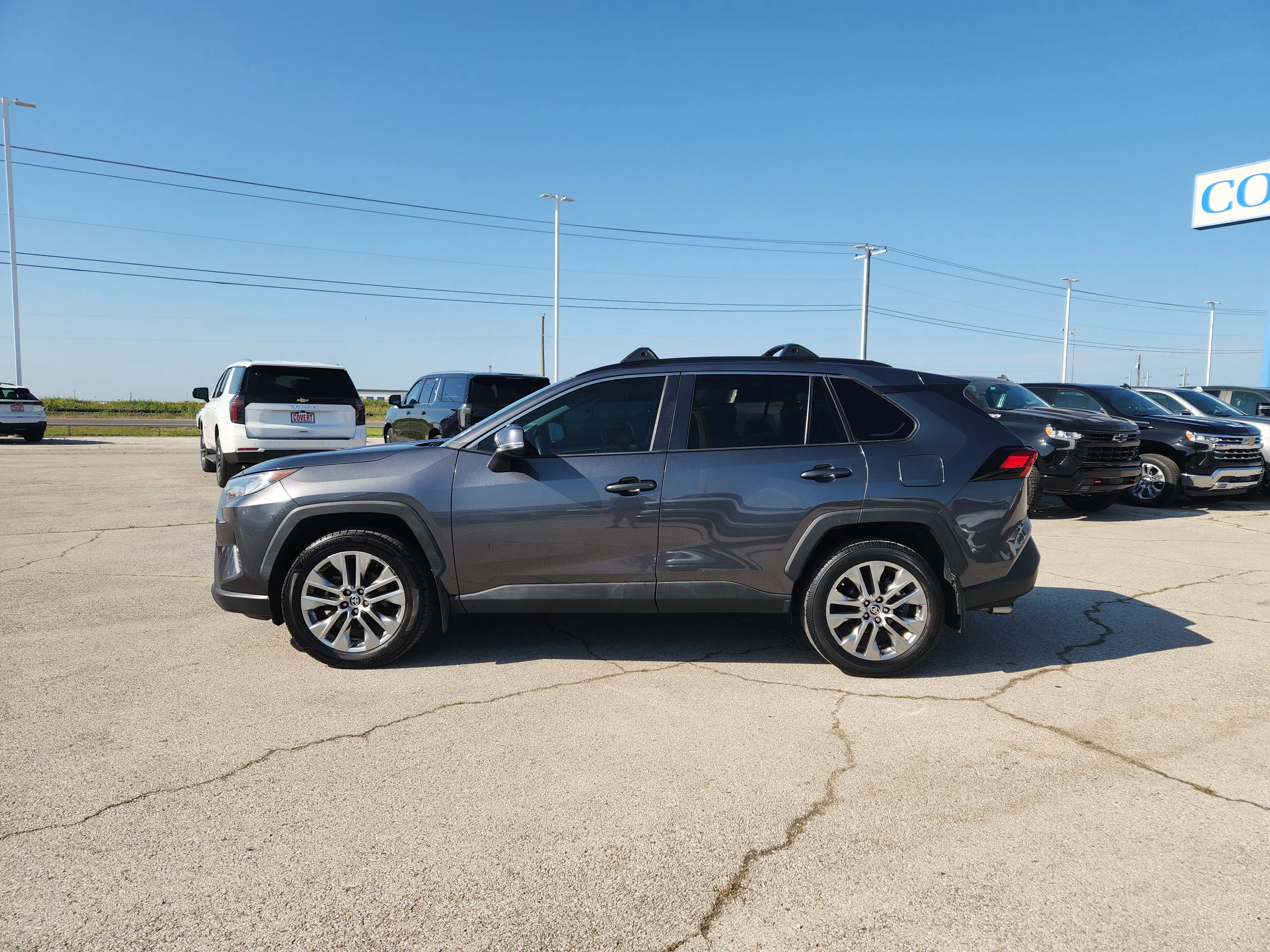 Used 2021 Gray Toyota XLE Premium image 4