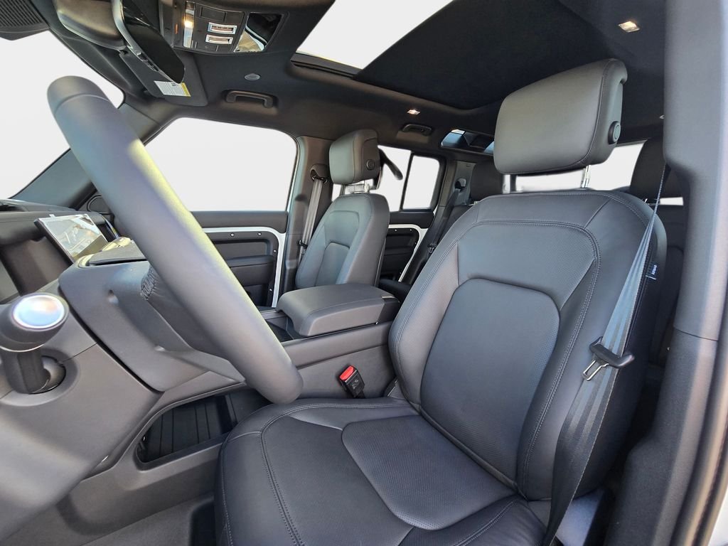 New 2026 Fuji White LAND ROVER X-Dynamic SE image 15