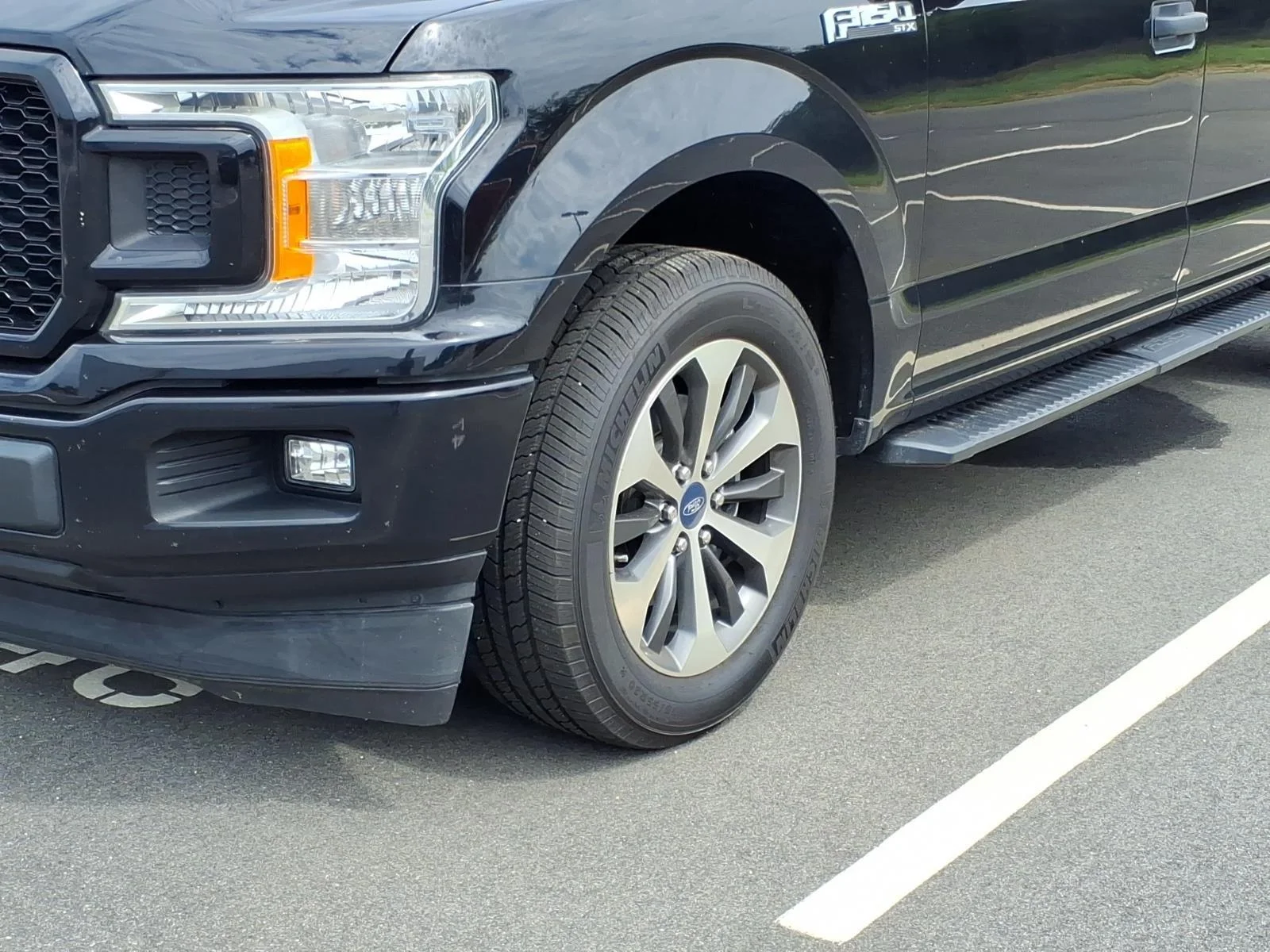 Used 2020 Agate Black Metallic Ford XL image 3