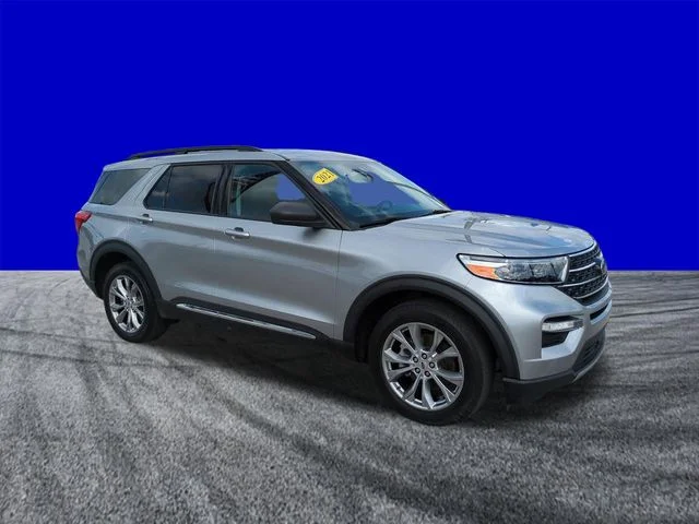 Certified Used 2021 Iconic Silver Metallic Ford XLT image 2
