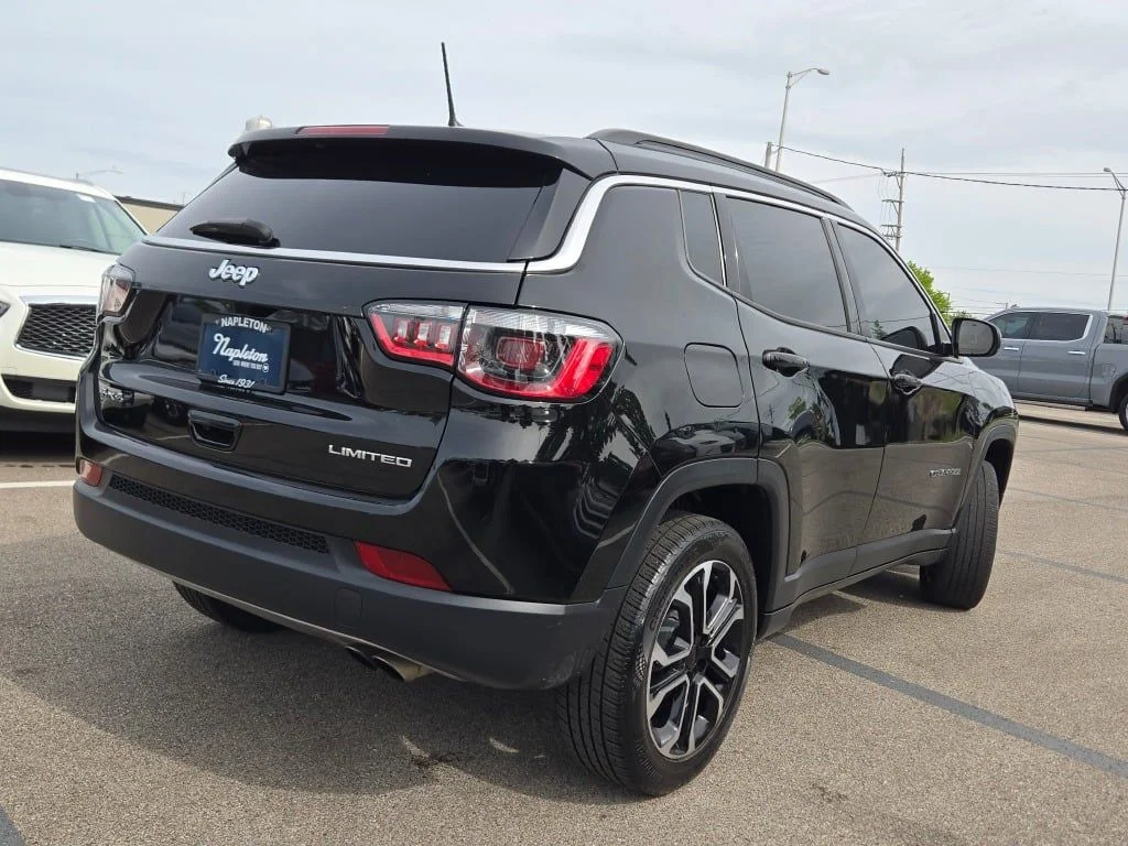 Used 2022 Black Jeep Limited image 14
