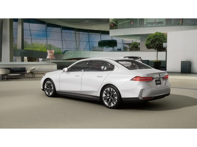 New 2026 Mineral White Metallic BMW xDrive40 image 2