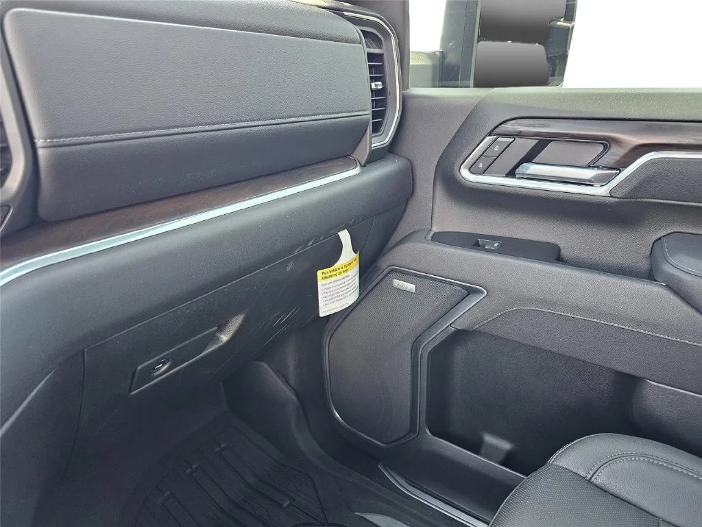 Used 2025 Sterling Metallic GMC SLT image 29