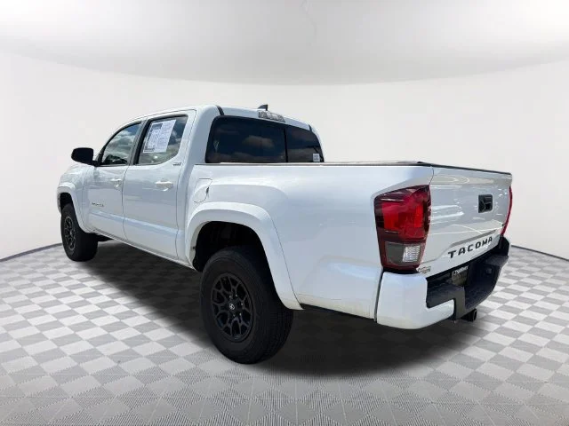 Used 2022 White Toyota SR5 V6 image 7