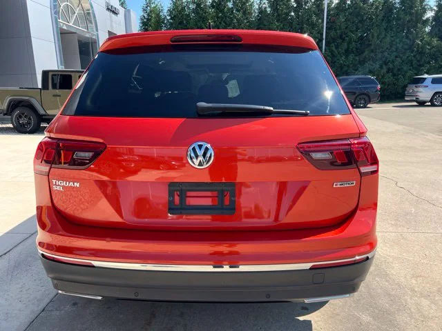 Used 2019 Red Volkswagen 2.0T SEL Premium image 4