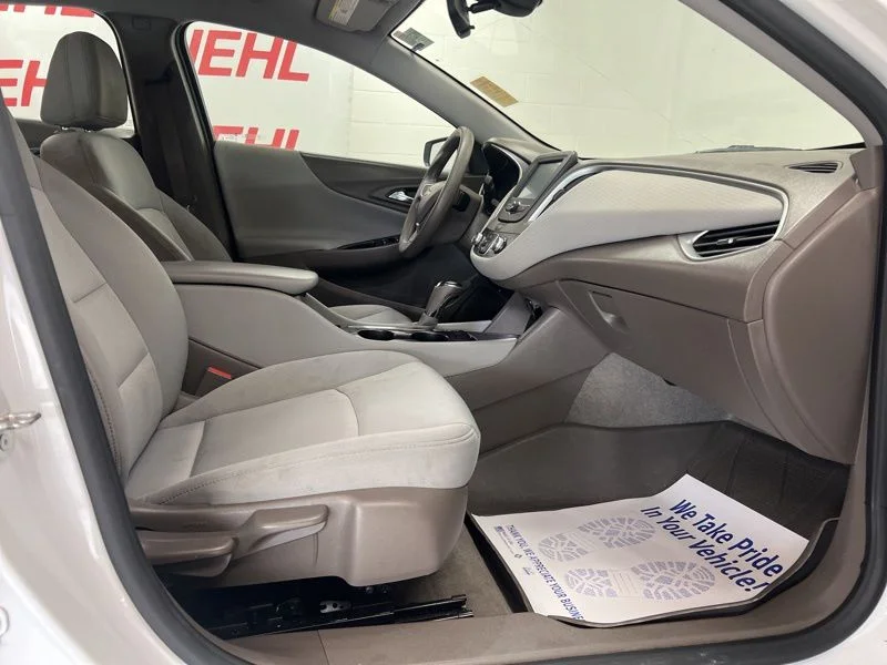 Used 2018 White Chevrolet LS image 12