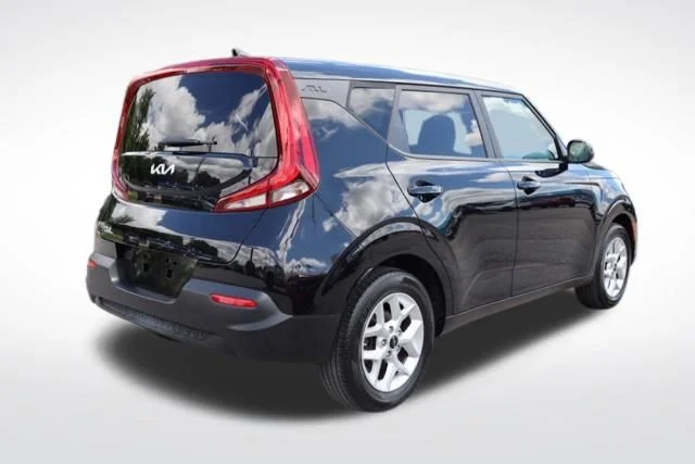 Used 2022 Black Kia LX image 10