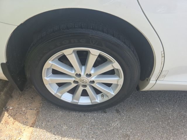 Used 2010 Blizzard Pearl Toyota Leather Package image 10