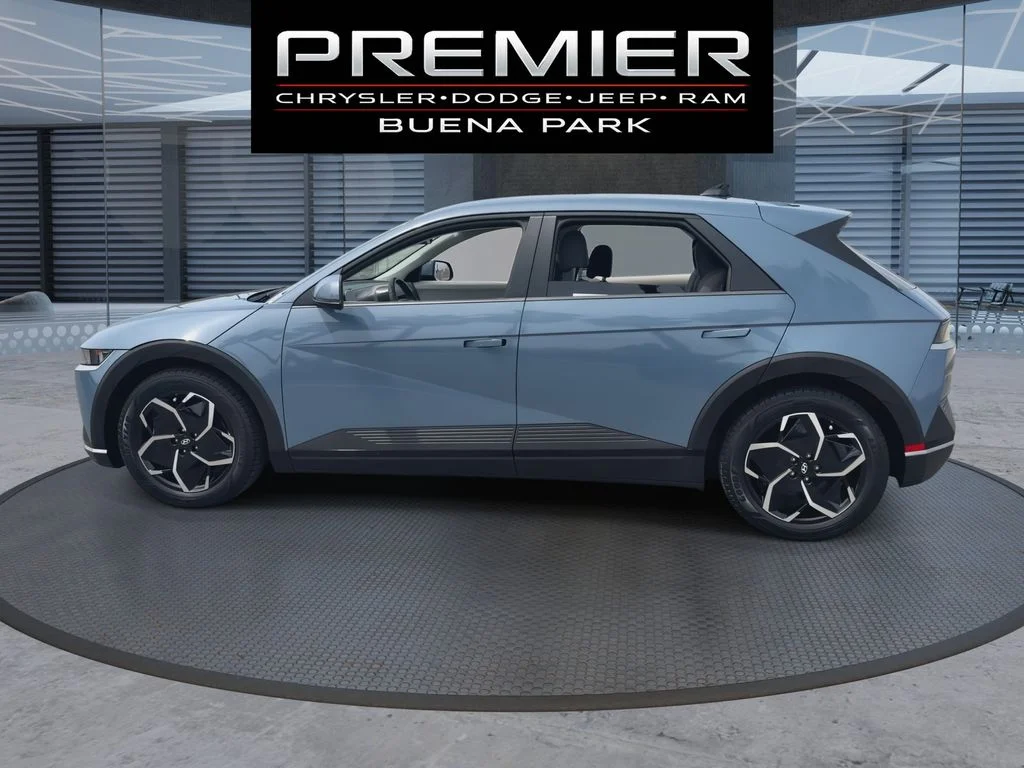 Used 2024 Blue Hyundai SEL image 5