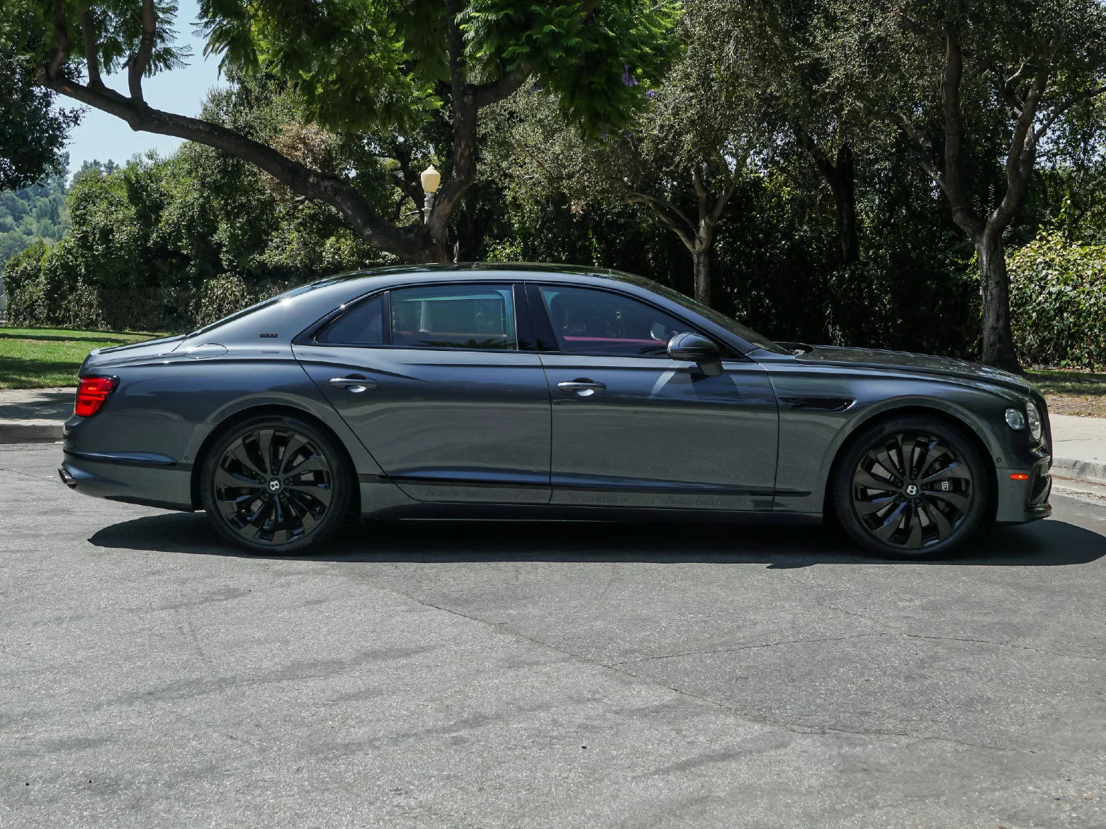 2025 Bentley Flying Spur - Photo 8