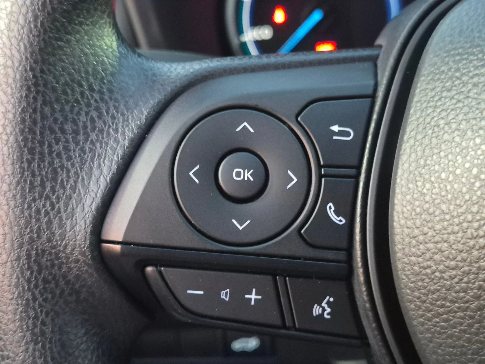 Used 2025 Gray Toyota Hybrid XLE image 12