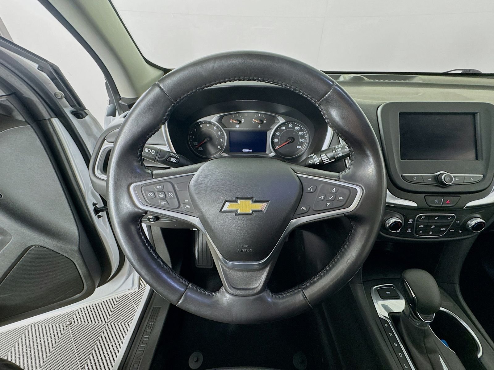 Used 2022 Summit White Chevrolet LT image 13