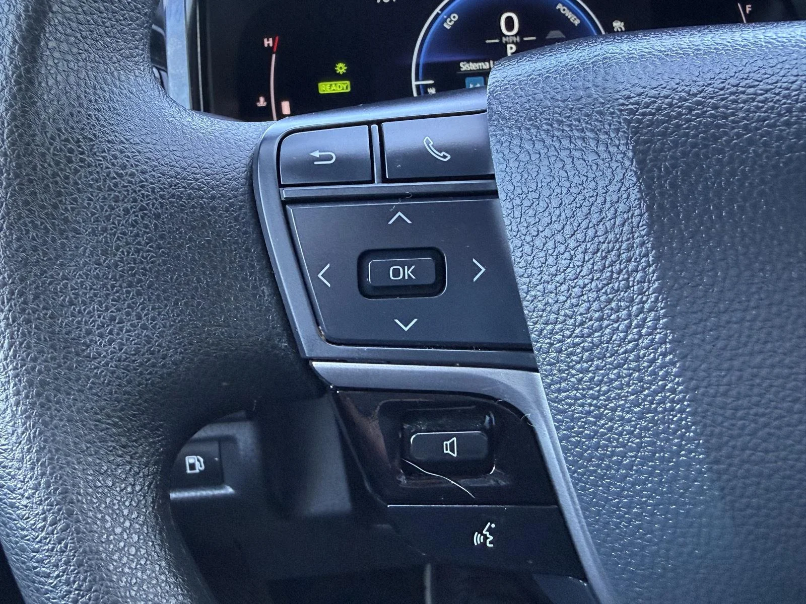 Used 2025 Underground Toyota LE image 18