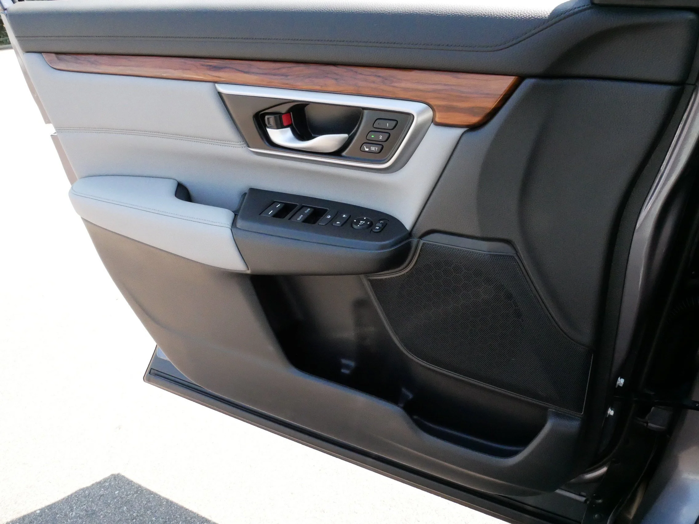 2022 Honda CR-V Touring - Photo 28