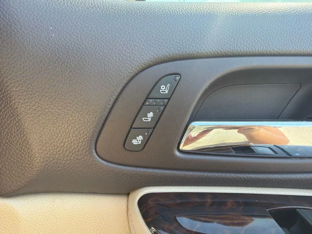 Used 2011 White GMC Denali image 23