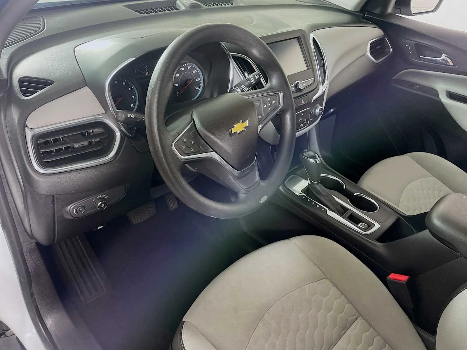 Used 2018 Summit White Chevrolet LS image 7