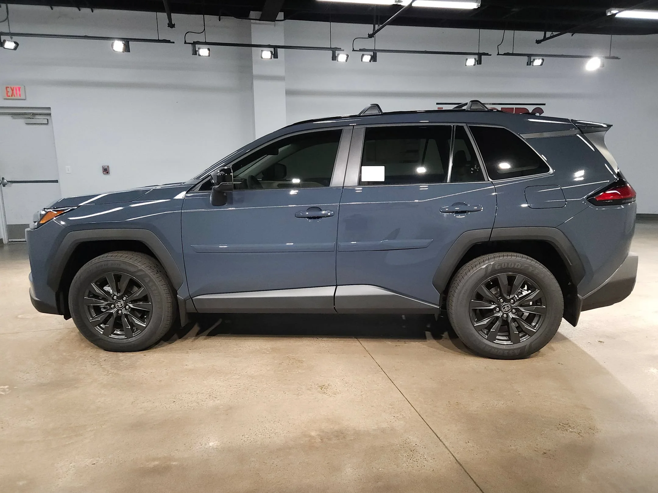 New 2026 Cloud Toyota XLE Premium image 4