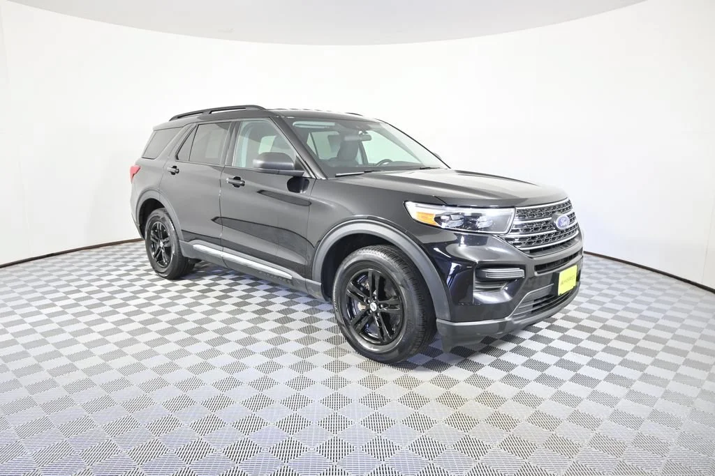 Used 2023 Black Ford XLT image 9