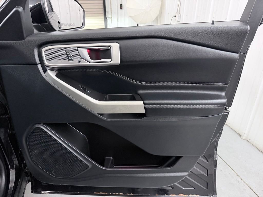Used 2022 Black Ford Limited image 44