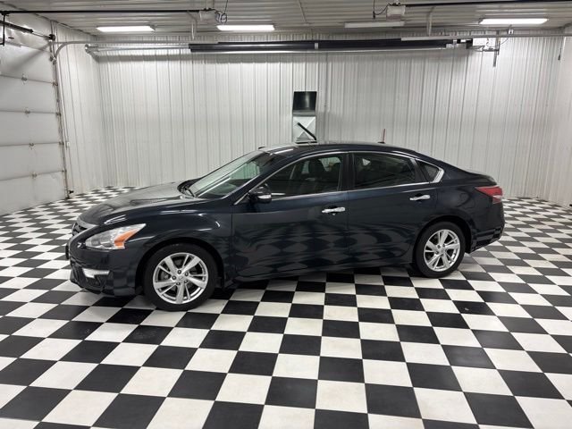 Used 2014 Blue Nissan 2.5 SL image 1