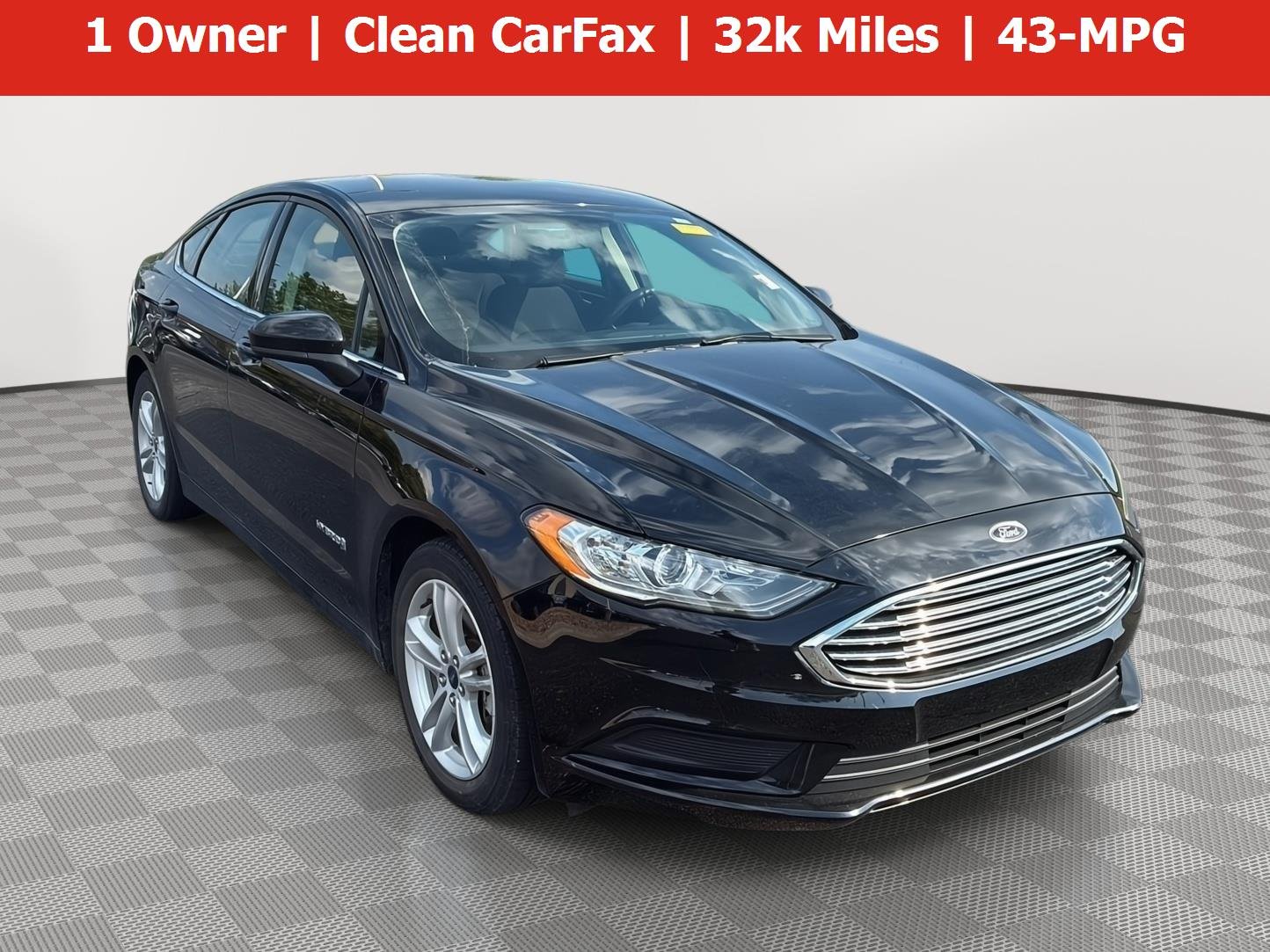 2018 Ford Fusion SE's photo