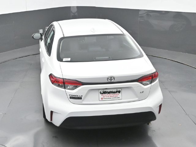 Used 2025 Ice Cap Toyota LE image 30