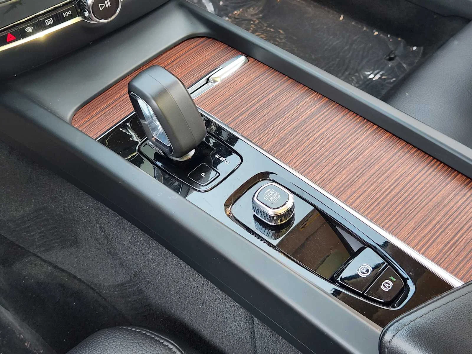 2024 Volvo V60 Cross Country Plus - Photo 20