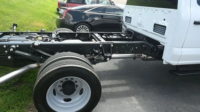 New 2026 Oxford White Ford F-550® XL image 5