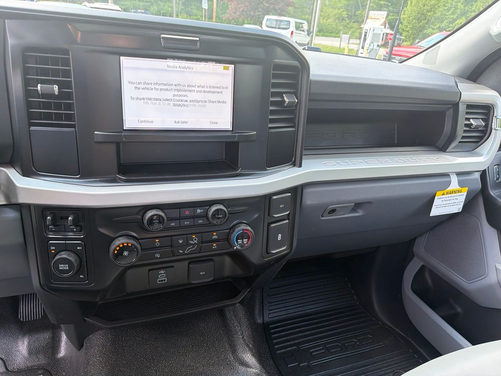 New 2026 Agate Black Metallic Ford F-550® XL image 21